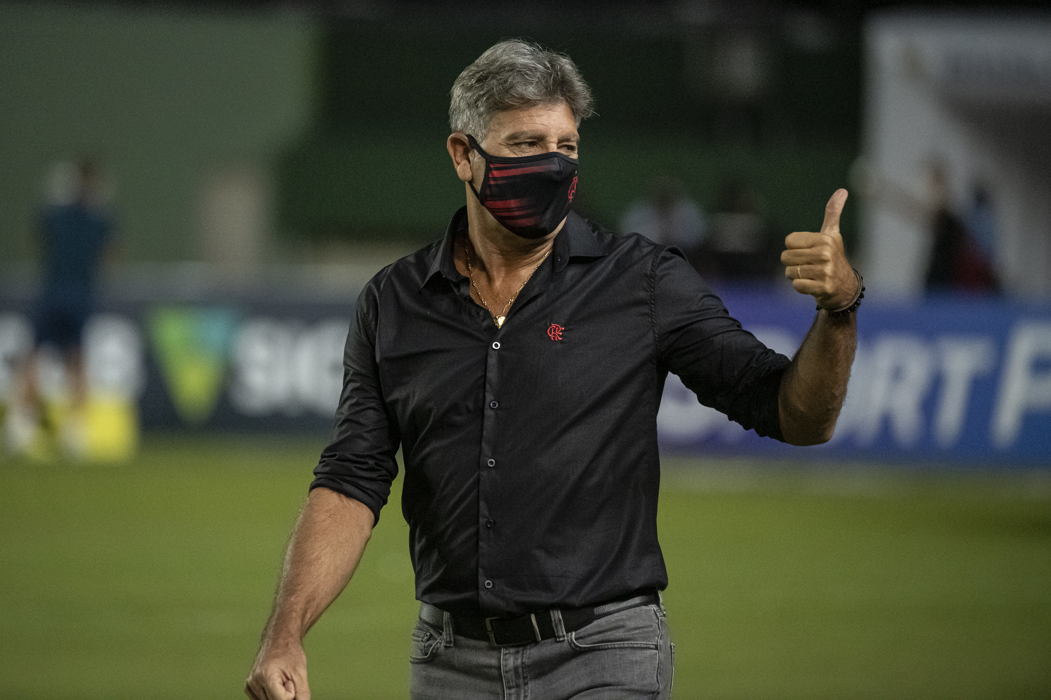 No Uruguai, torcedores cobram diretoria do Flamengo por demissão de Renato Gaúcho: Não entra mais no Ninho