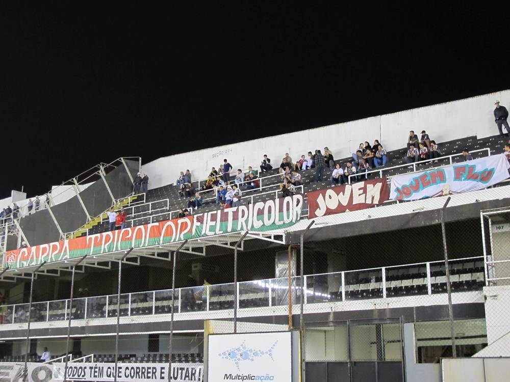 Torcida do Santos FC esgota ingressos para jogo contra o Fluminense