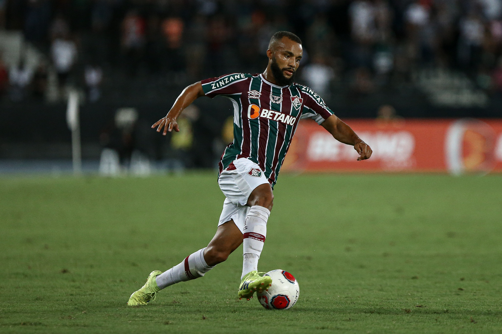 Apesar do resultado, Samuel Xavier elogia atuação do Fluminense