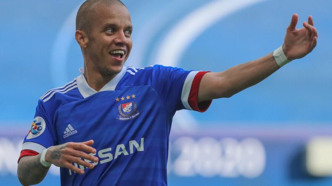 No retorno a Yokohama, Nakamura é vaiado; novo camisa 10 do