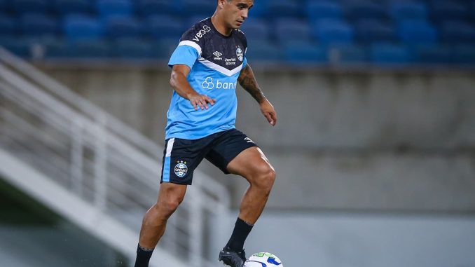 Cristaldo Destaque Como Melhor Jogador do Grêmio na Temporada