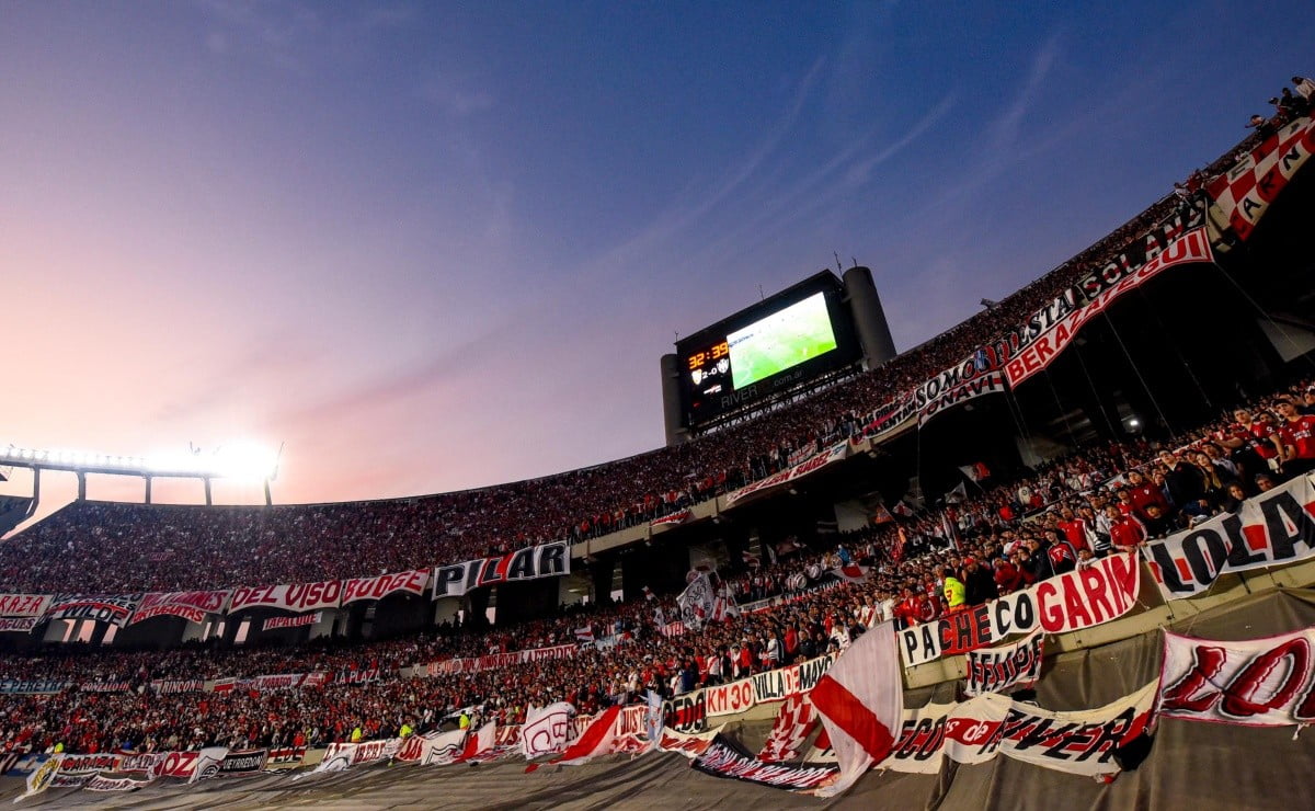 River Plate x The Strongest ao vivo e online, onde assistir, que