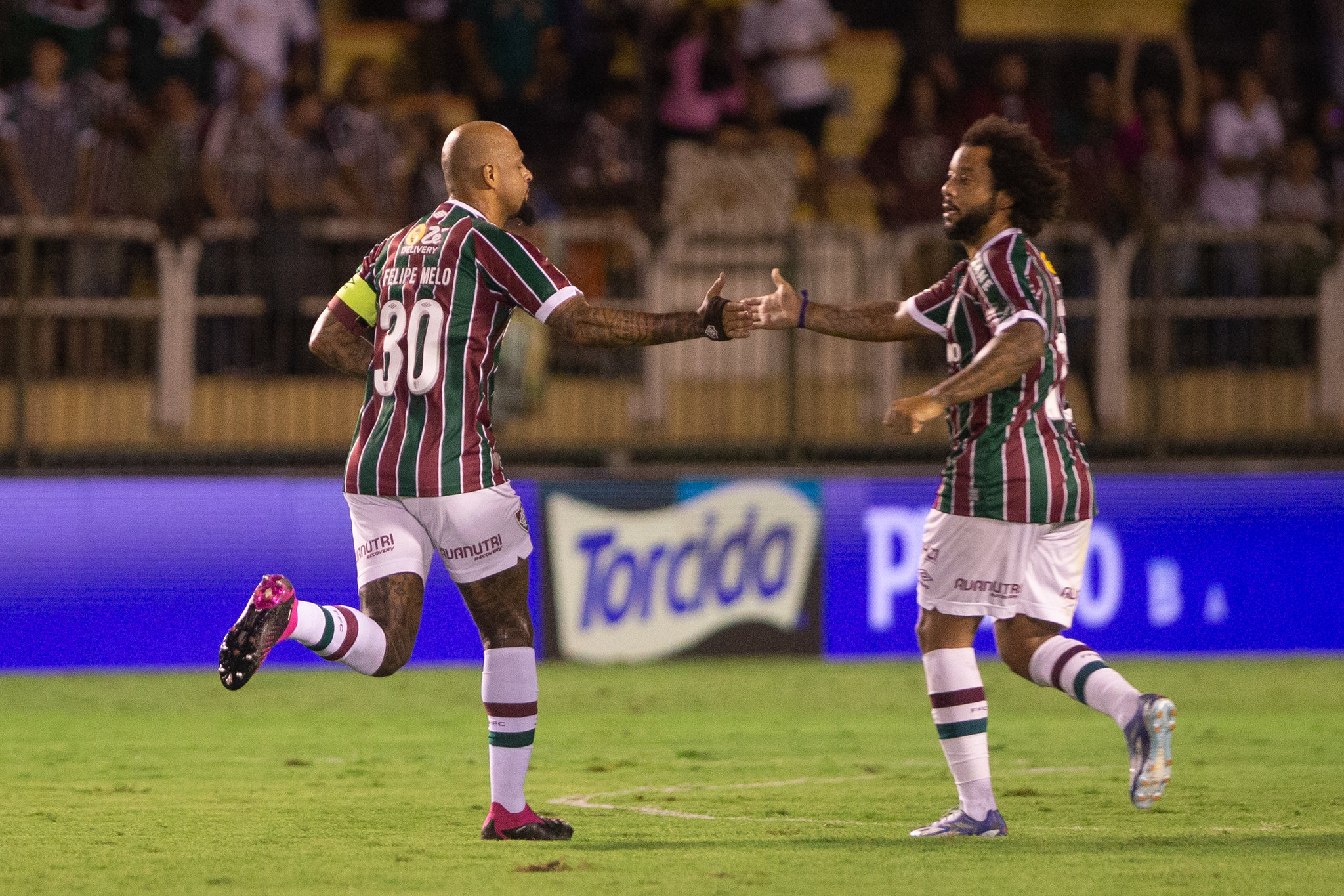 Em jogo adiado, Corinthians vence o Goiás e entra no G6 do Brasileiro -  Lance!