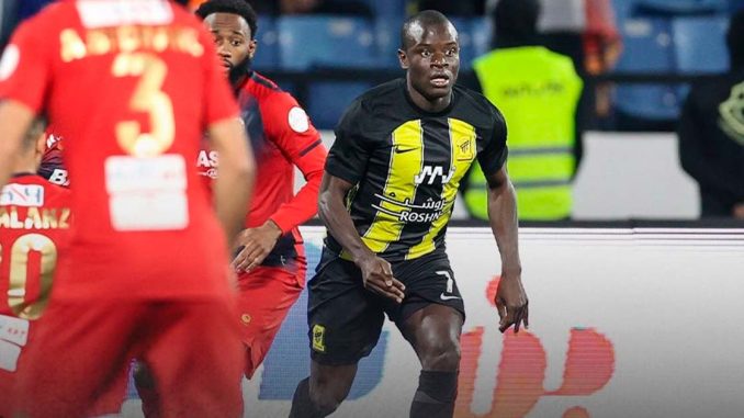 Na estreia de Gallardo, Al Ittihad sai atrás, mas arranca empate com  Al-Ettifaq 