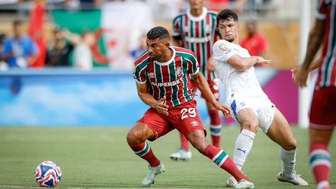 Thiago Santos está de saída do Fluminense