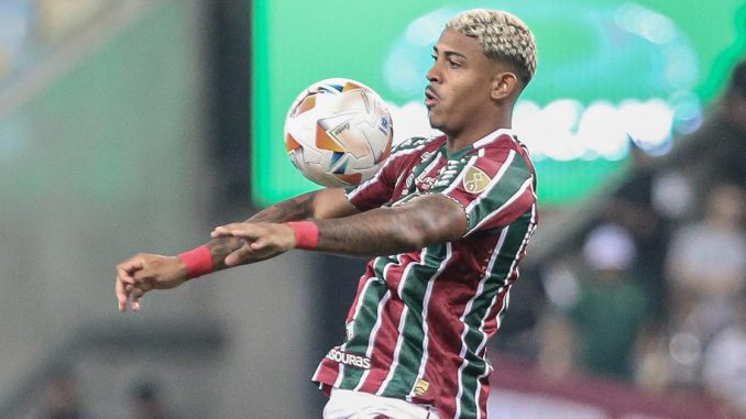 John Kennedy está de volta ao Fluminense após período emprestado ao Chelsea