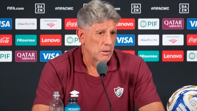 Renato Gaúcho concedeu entrevista coletiva na véspera do jogo contra o Chelsea