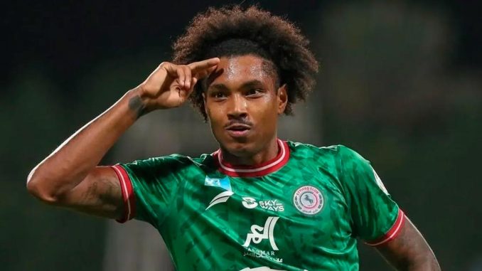 Vitinho ainda não respondeu ao interesse do Fluminense