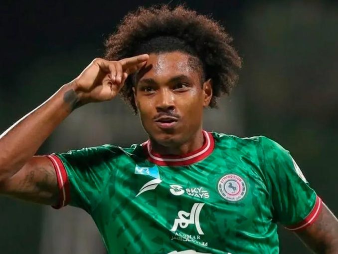 Vitinho ainda não respondeu ao interesse do Fluminense