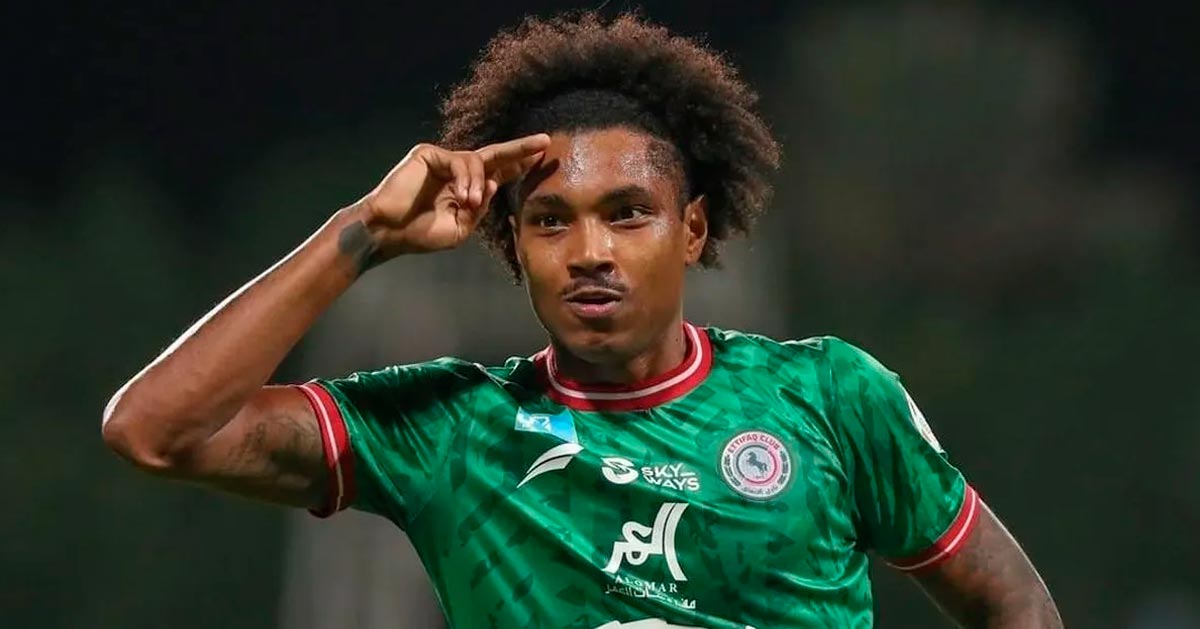 Novas informações sobre negociações do Fluminense por Vitinho e Hinestroza