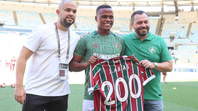 Fluminense faz exigências ao Wolverhampton para negociar Jhon Arias