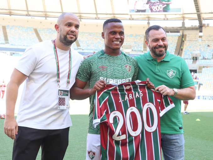 Fluminense faz exigências ao Wolverhampton para negociar Jhon Arias