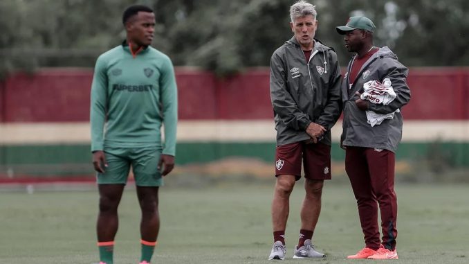 Renato Gaúcho atualizou informações sobre a busca por substituto para Jhon Arias