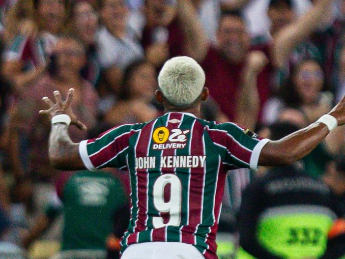 John Kennedy está oficialmente de volta ao Fluminense