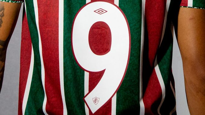 Fluminense estuda contratar novo centroavante
