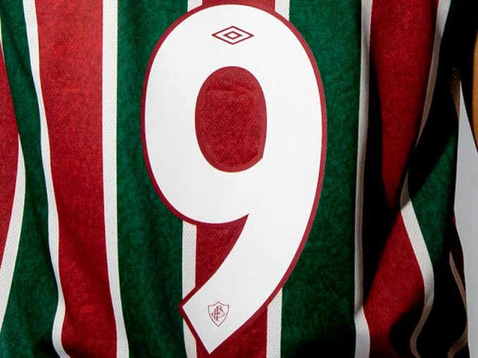 Fluminense estuda contratar novo centroavante