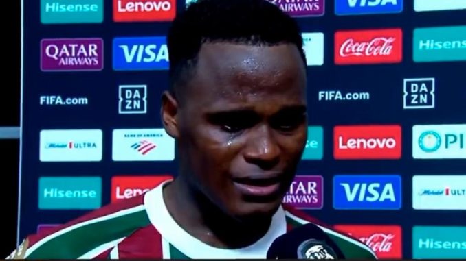 Jhon Arias se emocionou após a eliminação do Fluminense para o Chelsea