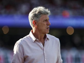 Renato Gaúcho explicou o motivo das mudanças na escalação do Fluminense