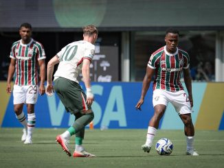 Jhon Arias em ação contra o Chelsea na semifinal do Mundial de Clubes
