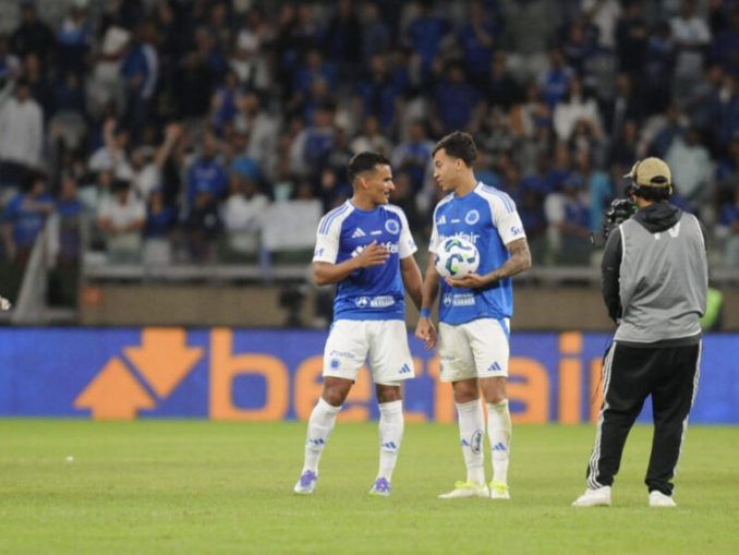 Kaiki está fora do jogo do Cruzeiro contra o Fluminense, pelo Brasileirão Betano 2025 da Série A