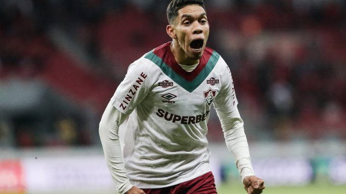 Paulo Baya deve ser uma das novidades na escalação do Fluminense contra o Bahia