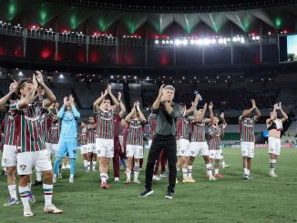 Renato Gaúcho e elenco do Fluminense no Maracanã