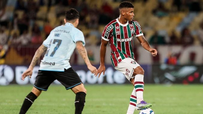 Hércules foi substituído no intervalo da partida contra o Grêmio