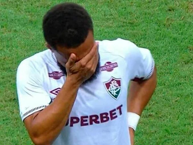 Samuel Xavier se lesionou contra o Bahia