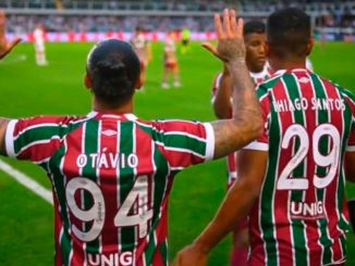 Torcedores detonaram as substituições feitas por Renato Gaúcho