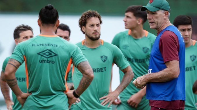 Renato Gaúcho tem duas dúvidas para definir a escalação