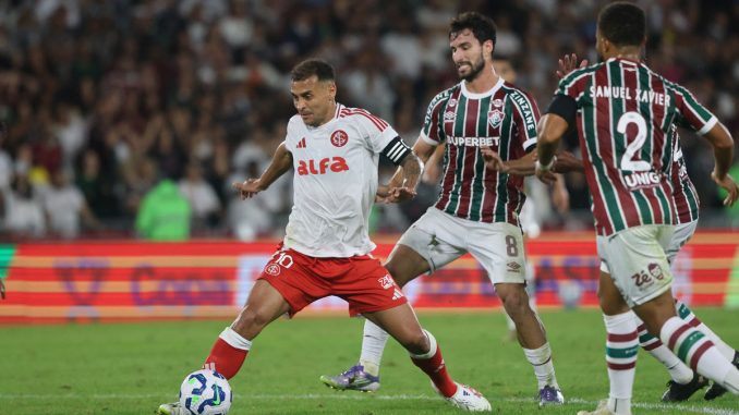 Alan Patrick buscou diminuir os méritos do Fluminense