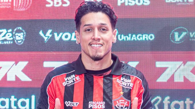 Kike Saverio deve ter a sua estreia adiada no Vitória