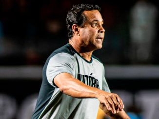 Rodrigo Chagas ainda tem dúvidas para definir a escalação do Vitória para o jogo contra o Fluminense