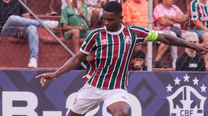 Loiola teve o seu contrato renovado pelo Fluminense