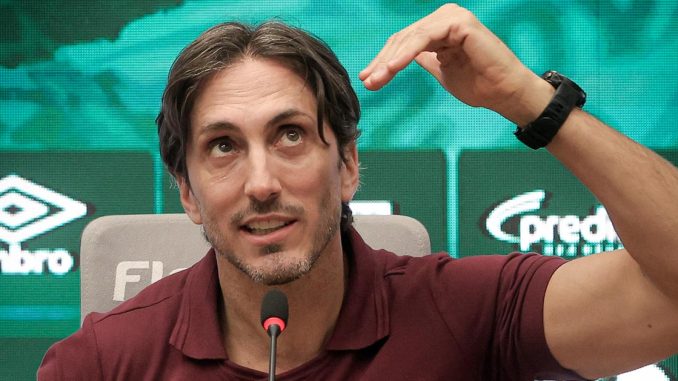 Luis Zubeldía foi apresentado oficialmente neste sábado