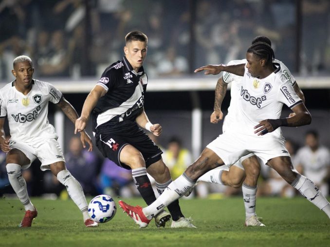 Botafogo e Vasco duelam para definir quem será o adversário do Fluminense