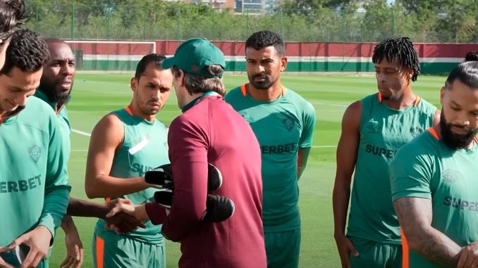 Luis Zubeldía deixou claro que não vai manter o esquema com três volantes