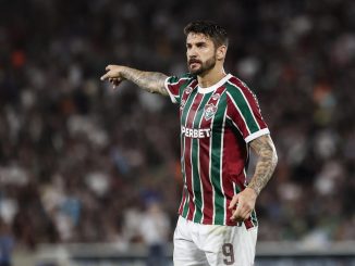 Everaldo não vive bom momento no Fluminense