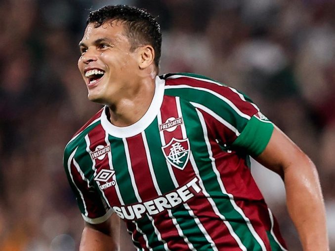Thiago Silva marcou o segundo gol do Fluminense na vitória sobre o Bahia