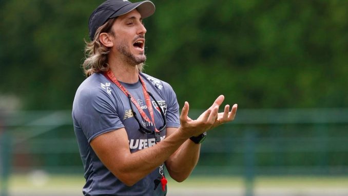 Luis Zubeldía já é aguardado no Fluminense 