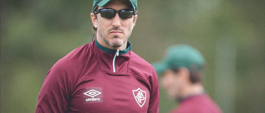Luis Zubeldía vai estrear no comando do Fluminense contra o Botafogo