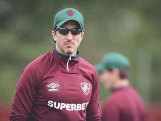 Luis Zubeldía vai estrear no comando do Fluminense contra o Botafogo