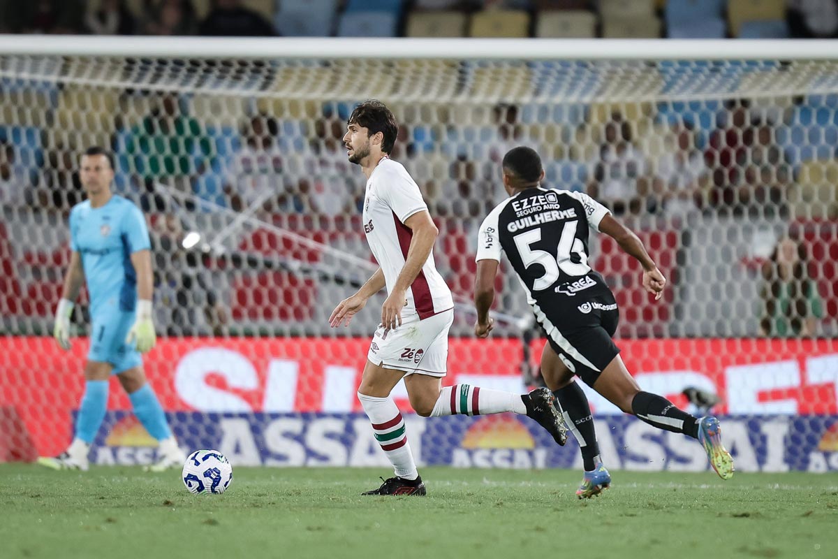 Brasileirão 2025: Fluminense perde para o Corinthians no Maracanã