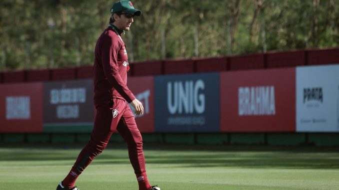 Luis Zubeldía comandou o seu primeiro treino no Fluminense