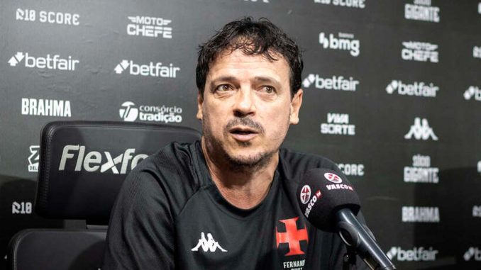 Fernando Diniz se estranhou com Freytes após o clássico entre Vasco e Fluminense