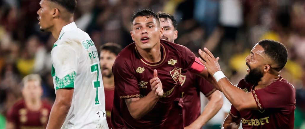 Golaço de Thiago Silva evita tropeço do Fluminense contra o Juventude