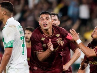 Golaço de Thiago Silva evita tropeço do Fluminense contra o Juventude