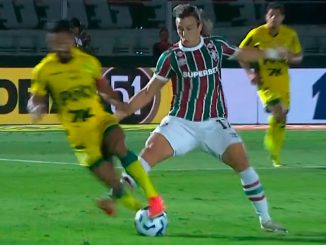 Canobbio negou que tenha cometido falta na jogada do gol anulado do Fluminense
