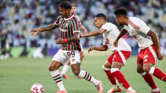 John Kennedy John Kennedy foi a grande novidade na escalação do Fluminense contra o Internacional
