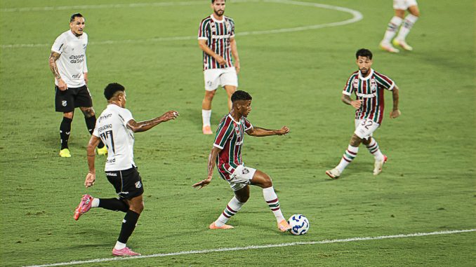 Hércules Zubeldía terá que quebrar a cabeça para escalar o Fluminense contra o Ceará